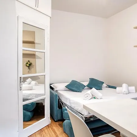 Daire Joivy Compact Near Centre *